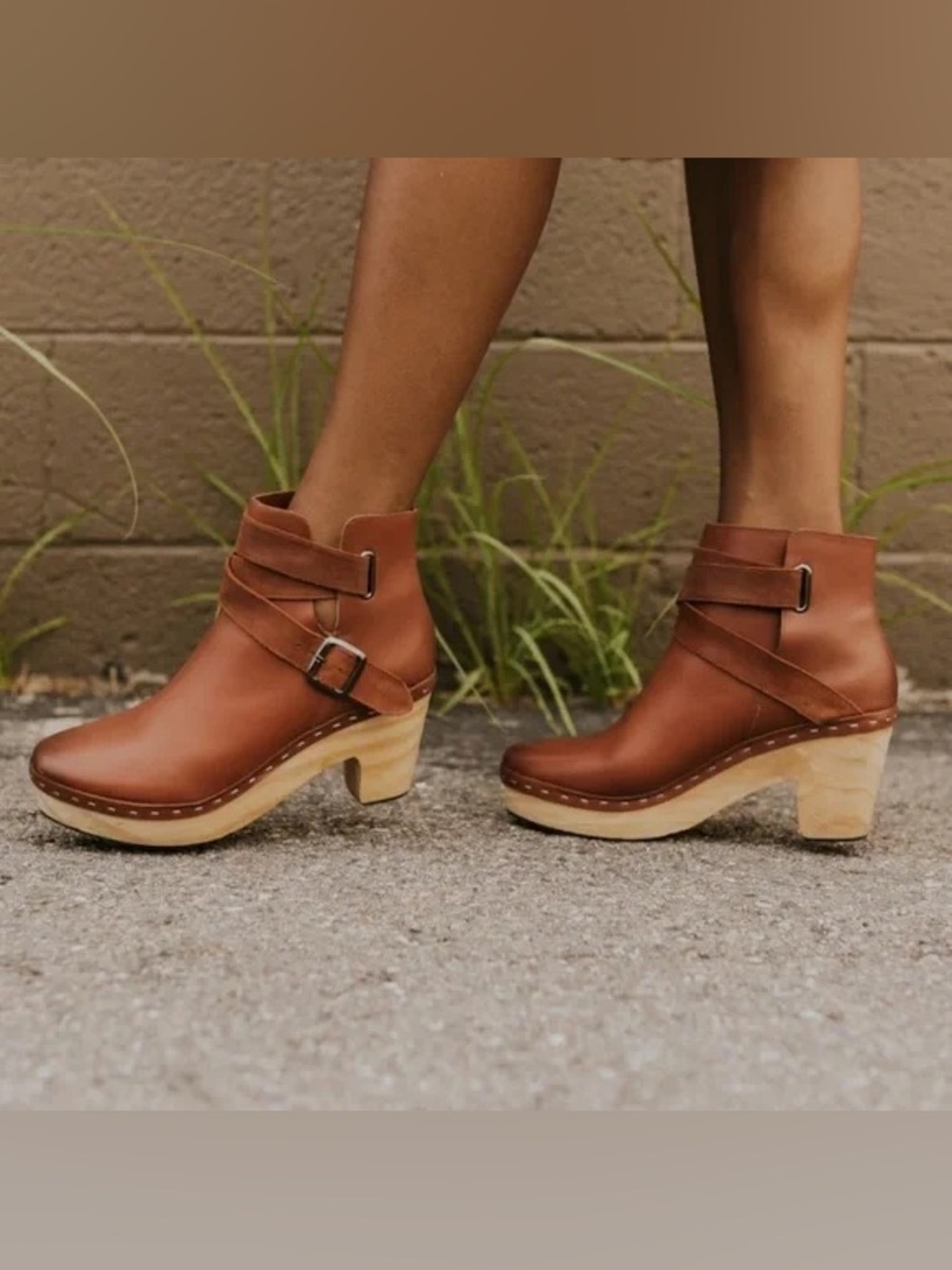 Free People Bungalow Clog in Brown Size 38